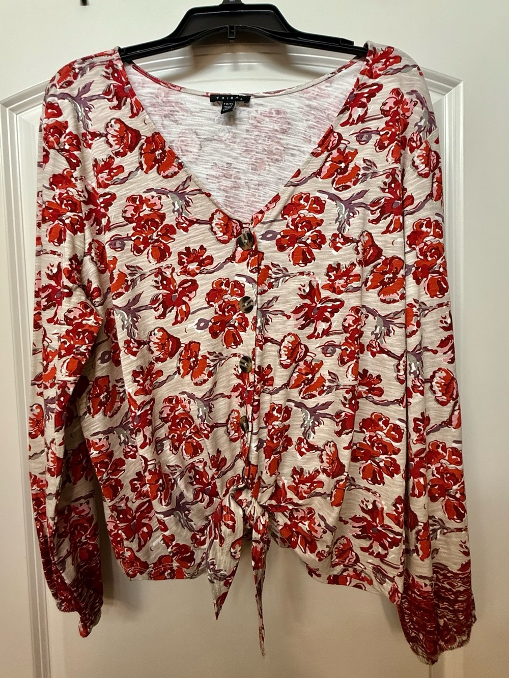 Tribal Cream Button-Front Floral Tie-Hem Top with Red Print